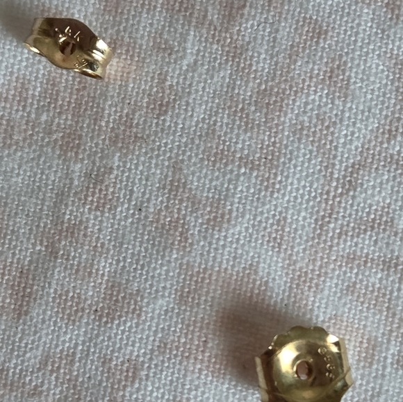 14K Gold Pearl Stud Earrings – White 7mm - Picture 9 of 11